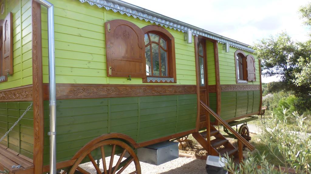 Les Hotes De La Combe Mouis Creissan ห้อง รูปภาพ