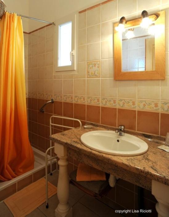 Les Hotes De La Combe Mouis Creissan ห้อง รูปภาพ