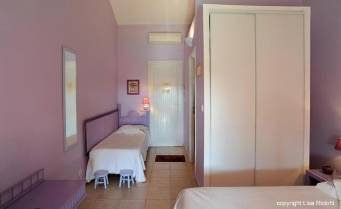 Les Hotes De La Combe Mouis Creissan ห้อง รูปภาพ