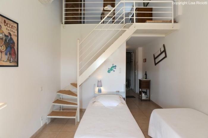 Les Hotes De La Combe Mouis Creissan ห้อง รูปภาพ